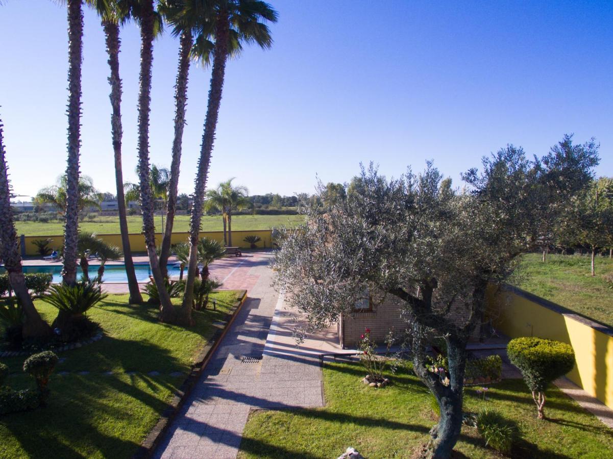 לטינה B&B Oasi Di Mamma Clara מראה חיצוני תמונה