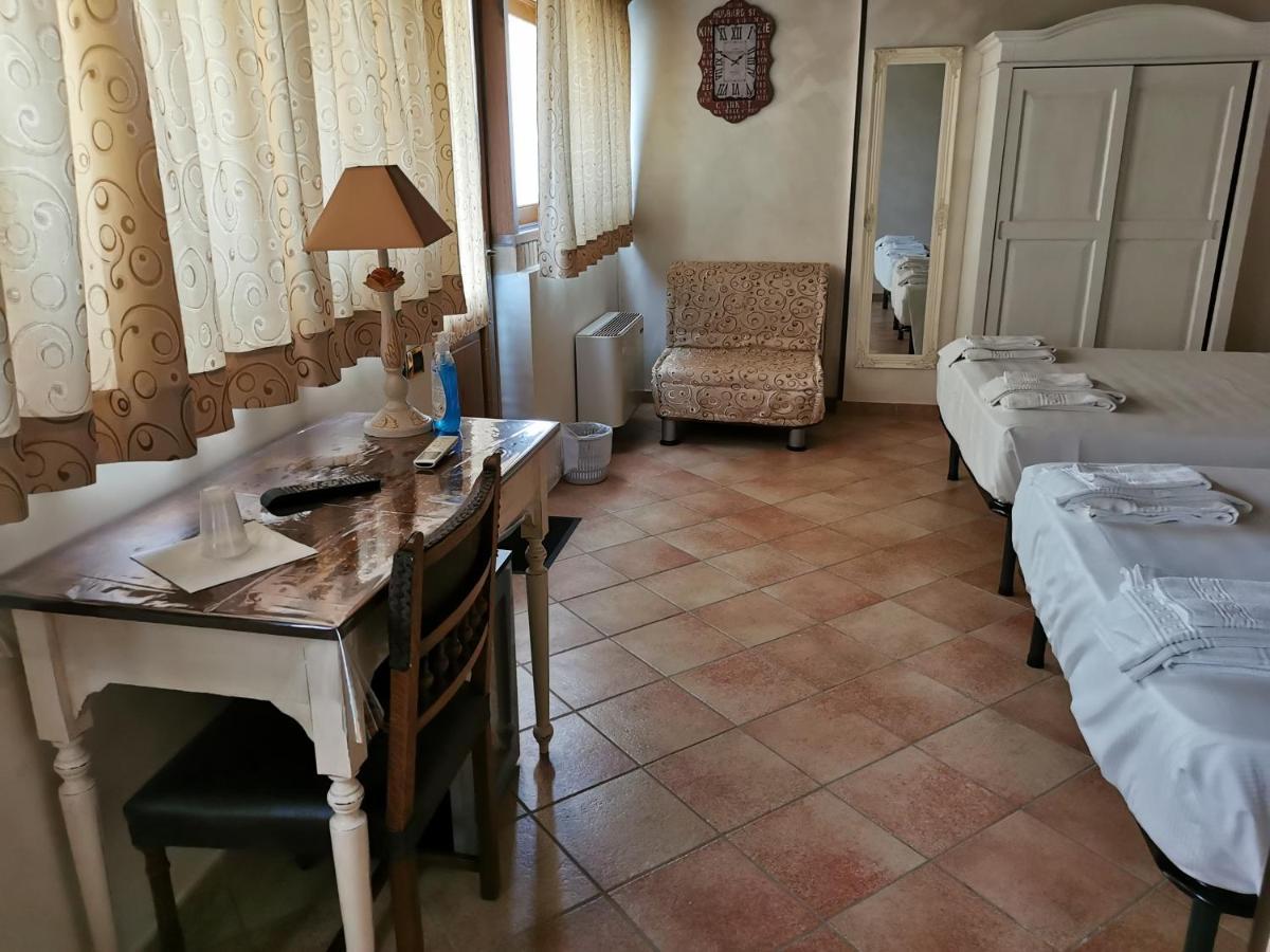 לטינה B&B Oasi Di Mamma Clara מראה חיצוני תמונה